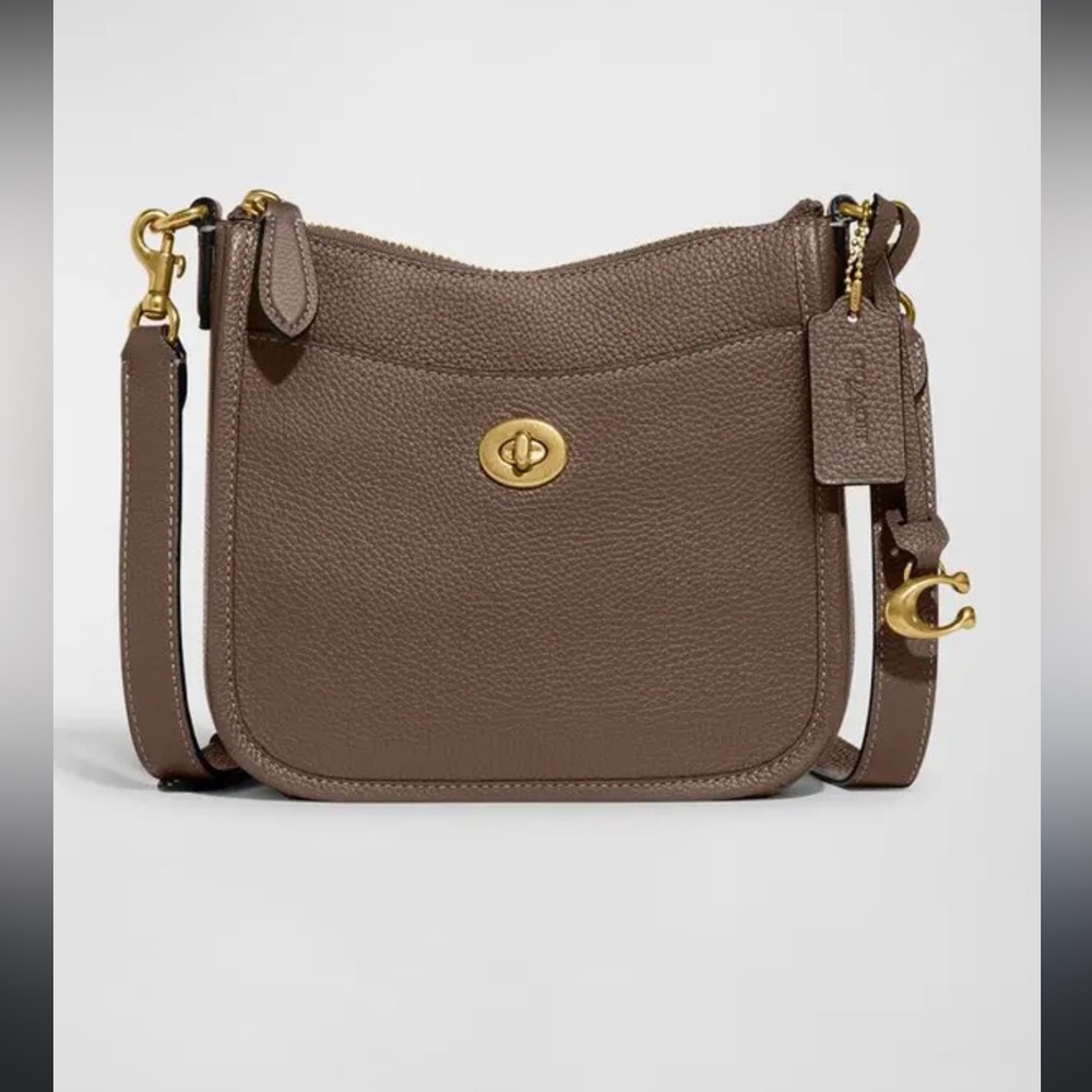 Coach chaise Pebble Leather Crossbody Bag in beautiful stone color
